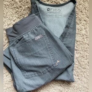 Figs Graphite Gray Casma 3 Pocket Scrub Top XXS and Zamora Joggers XXS Petite